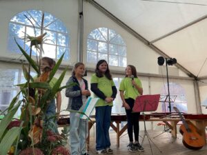 Sonnenschüler begeistern beim Seniorennachmittag des Erntedankfestes in Bramsche