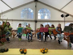 Sonnenschüler begeistern beim Seniorennachmittag des Erntedankfestes in Bramsche